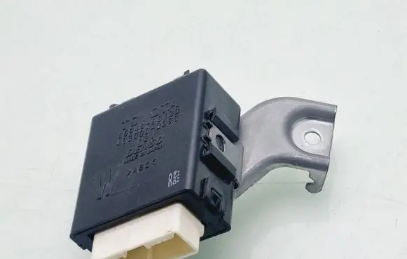 Toyota Land Cruiser (J150) Window wiper relay 8594060120 4230002290