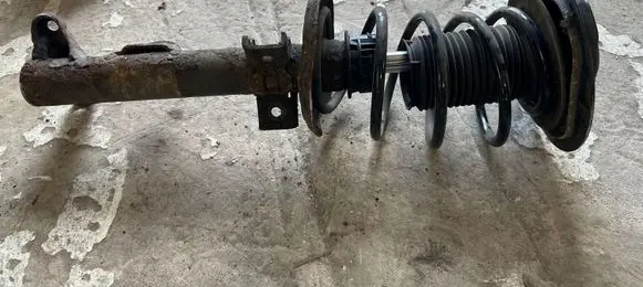 Mercedes-Benz E W212 Front shock absorber with coil spring