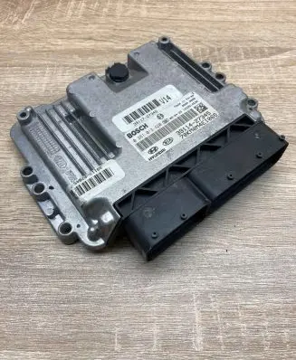 KIA Sportage Engine control unit/module ECU 3911427345 0281013420 3911727345