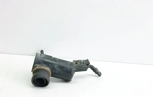 Mitsubishi Colt Windscreen/windshield washer pump
