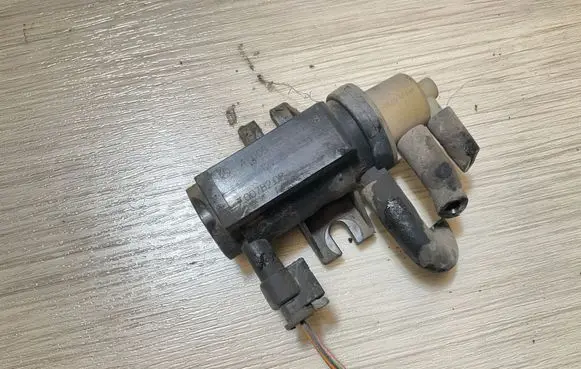 Mercedes-Benz Sprinter W906 Turbo solenoid valve A0091533128 13T038 70078208