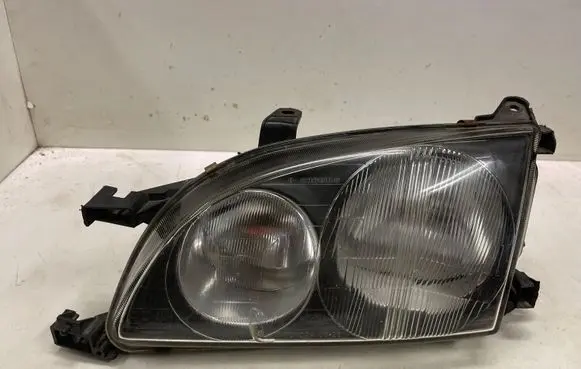 Toyota Avensis T220 Headlight/headlamp