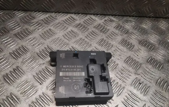 Mercedes-Benz E W211 Door control unit/module 2118703185 A2118703185