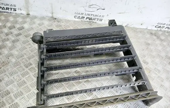 BMW 3 E46 Radiator cooling fan shroud 7048048 0931642