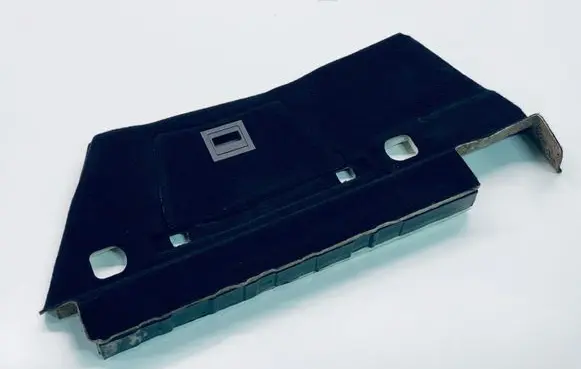 Trunk/boot side trim panel