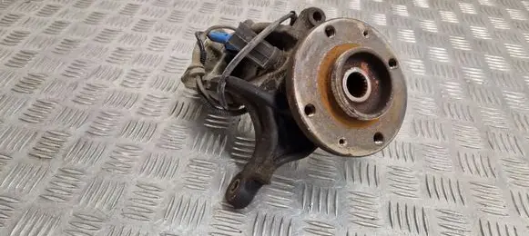 Peugeot 208 Front wheel hub