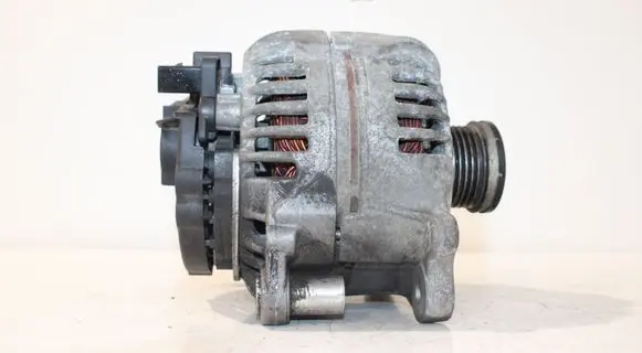 Skoda Octavia Mk2 (1Z) Generator/alternator 03C903023A