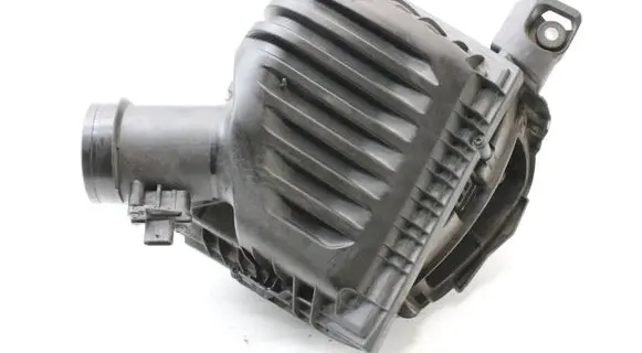 BMW 2 F45 Air filter box 8513916