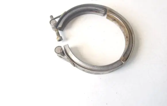 Volkswagen Golf VII Muffler pipe connector clamp 04L131455A