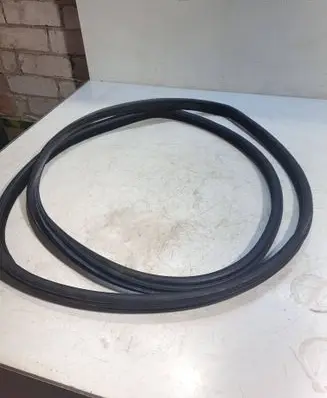 BMW X5 E53 Front door rubber seal 387117