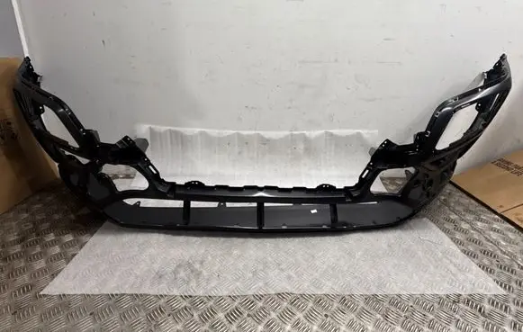 Front bumper lip
