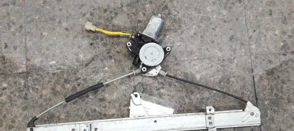 Mitsubishi Space Wagon Front window lifting mechanism without motor