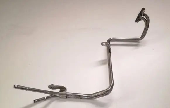 Volkswagen Golf VII Coolant pipe/hose 04E122157