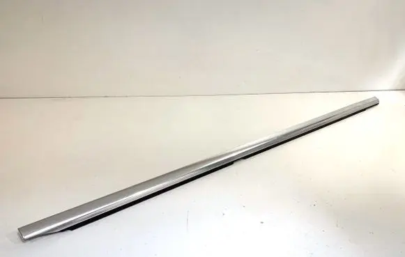 Mercedes-Benz GLE W167 Loading door glass trim molding 