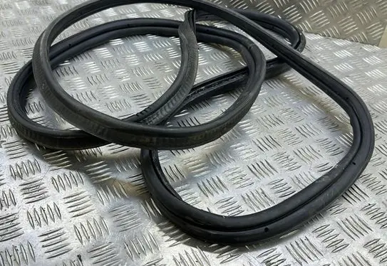 Land Rover Range Rover L405 Trunk rubber seal (body) 