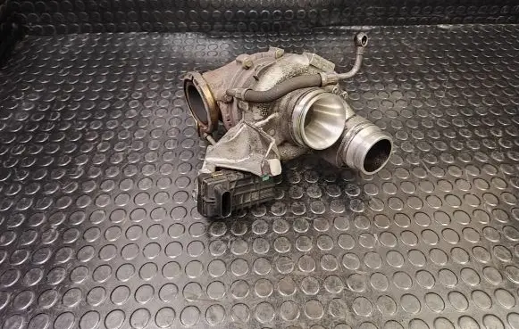 BMW 7 F01 F02 F03 F04 Turbo 7799758 77785310 777853