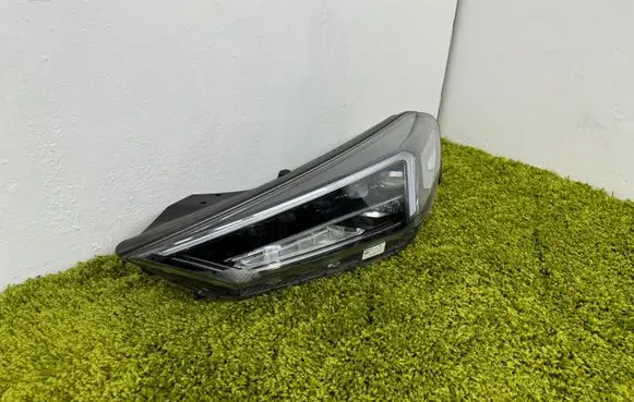 Hyundai Tucson TL Headlight/headlamp d7921-21c10