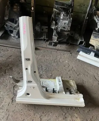 Renault Twingo III Pillar (middle) 