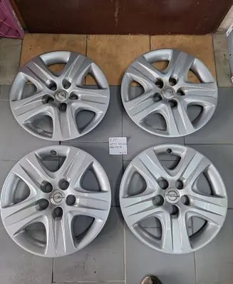 Opel Insignia A R17 wheel hub/cap/trim 13312568