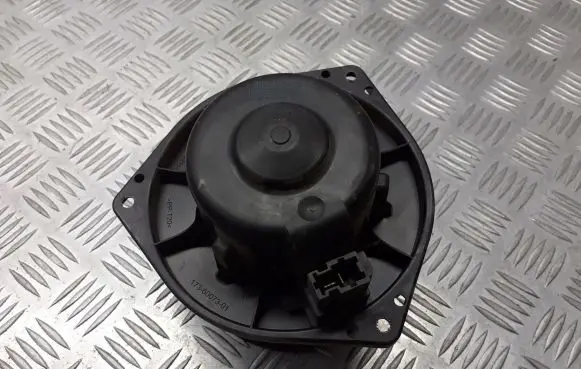Opel Agila A Front door blower motor 173-60073-01