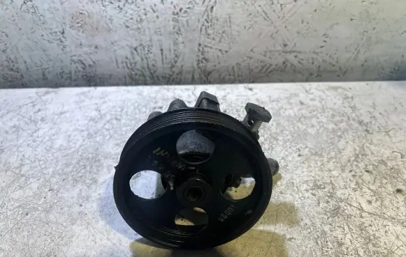 Opel Insignia A Power steering pump