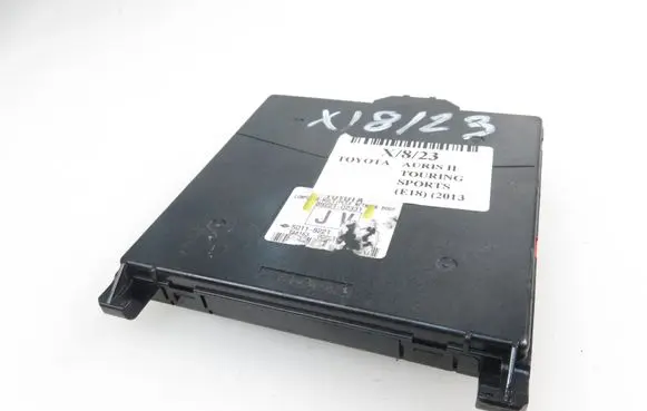 Toyota Auris E180 Central body control module 8922102331