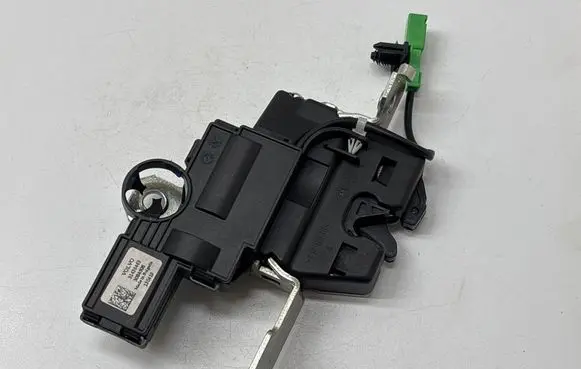 Volvo S60 Seat back rest lock catch 31436463 130419 3064506