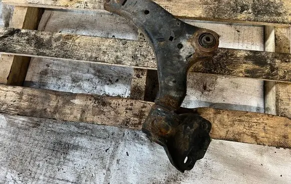 Volvo XC60 Front lower control arm/wishbone 8G9N3A053A 8G9N3A053