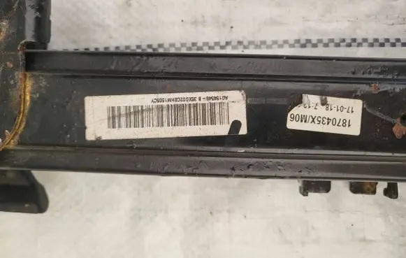 Tesla Model X Rear seat guide rail 107711000a