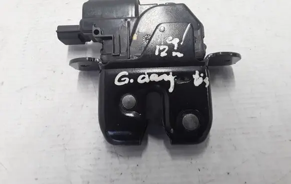 Loading door lock