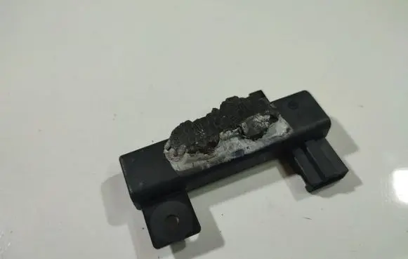 Volkswagen Touareg I Antenna control unit 
