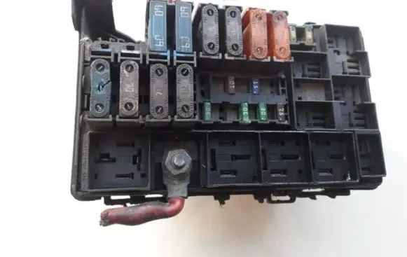 Renault Laguna I Fuse box set 8200272450 55rgd1020