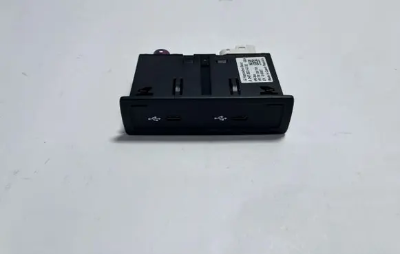 Mercedes-Benz A W177 USB socket connector A2478204002