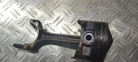 Mitsubishi Carisma Piston with connecting rod