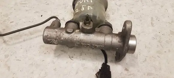 Mitsubishi Pajero Sport I Master brake cylinder