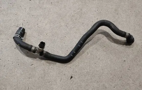 Volvo XC90 Engine coolant pipe/hose 32222258