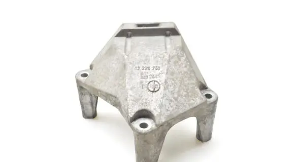 Opel Astra H Engine mounting bracket 13226751