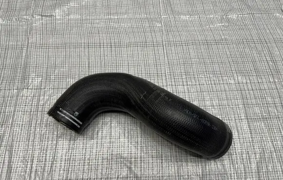 Maserati GranTurismo Intercooler hose/pipe 670159554