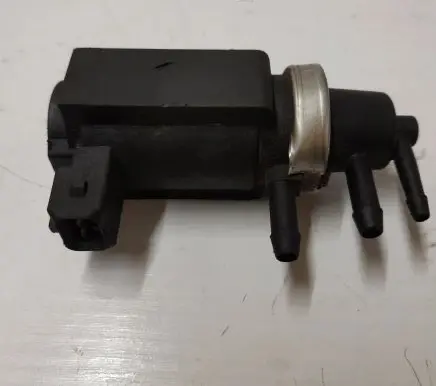 Audi A6 S6 C5 4B Turbo solenoid valve 059906627