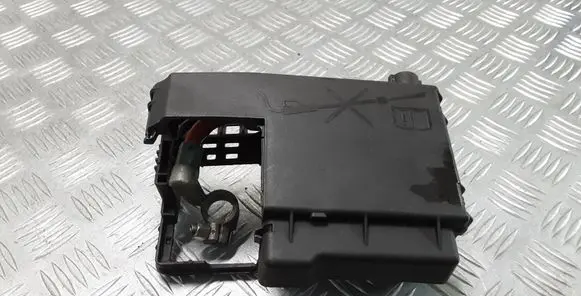 Opel Insignia A Fuse module 13285113