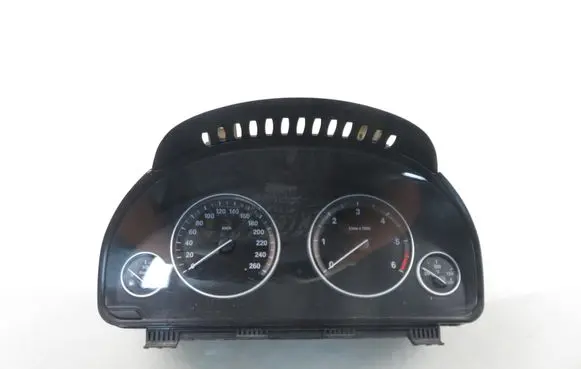 Speedometer (instrument cluster)
