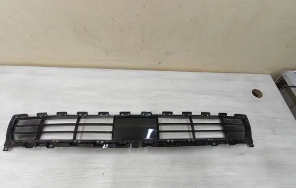 KIA Sportage Front bumper lower grill 86569F1560