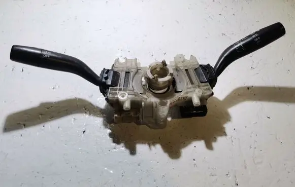 Mazda Premacy Wiper turn signal indicator stalk/switch 17B366