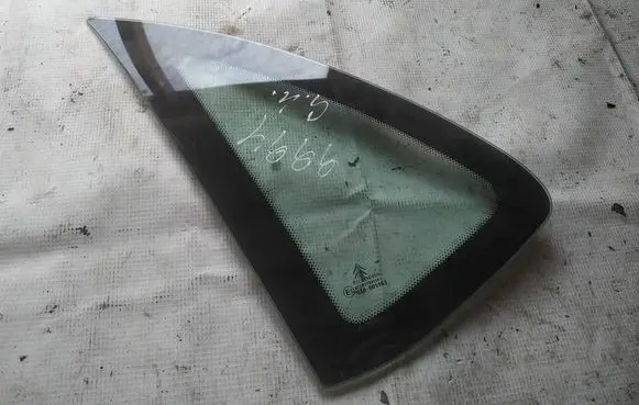 Citroen C3 Rear side window as2