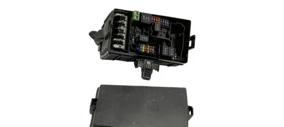 Volkswagen PASSAT B8 Fuse box set 5Q0907361B 42286 5Q0937132B