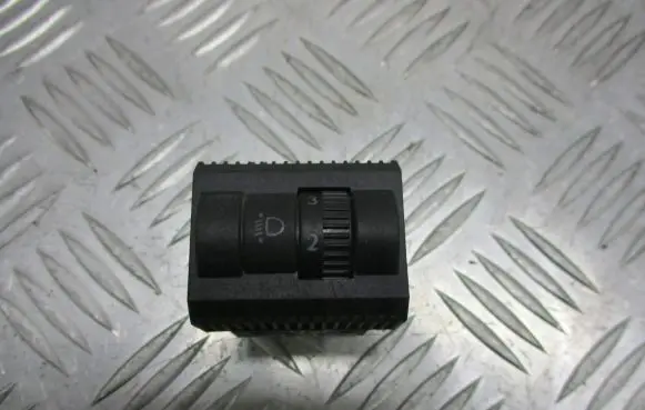 Volkswagen Polo IV 9N3 Headlight level height control switch