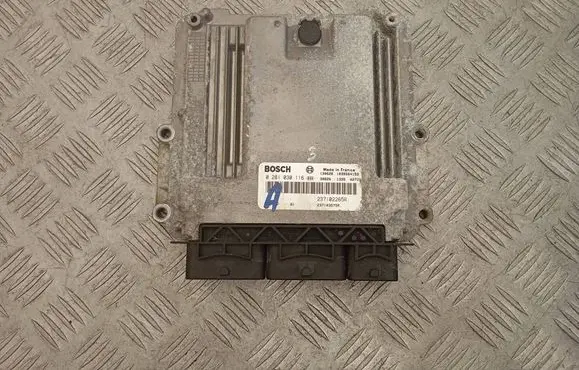 Renault Master III Engine control unit/module 0281030116