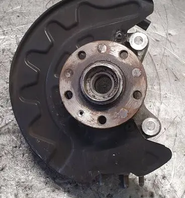 Volkswagen PASSAT B8 Front wheel hub 5Q0407258A