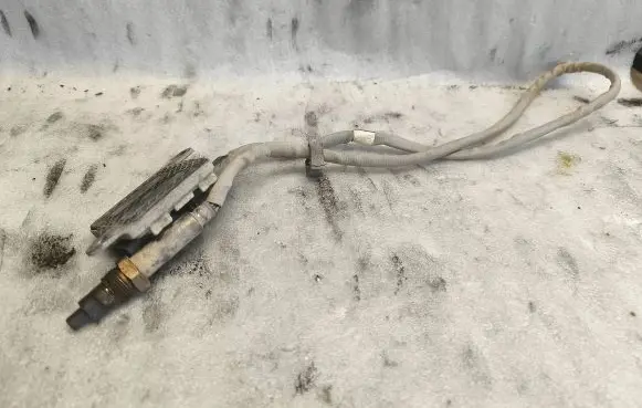 Renault Trafic III (X82) Lambda probe sensor 227908539R 5WK96747 101180210