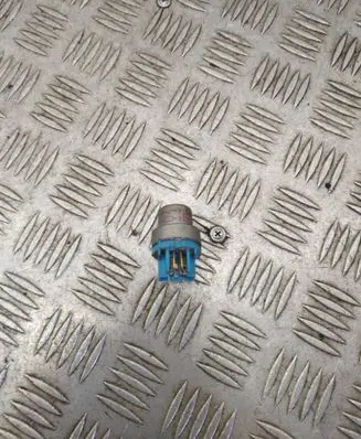 Toyota Land Cruiser (FJ60) Other relay 90987-03002